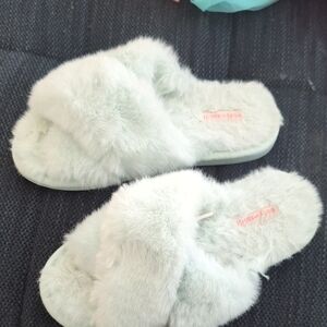 Spirit Women's Plush Slippers - Soft Green